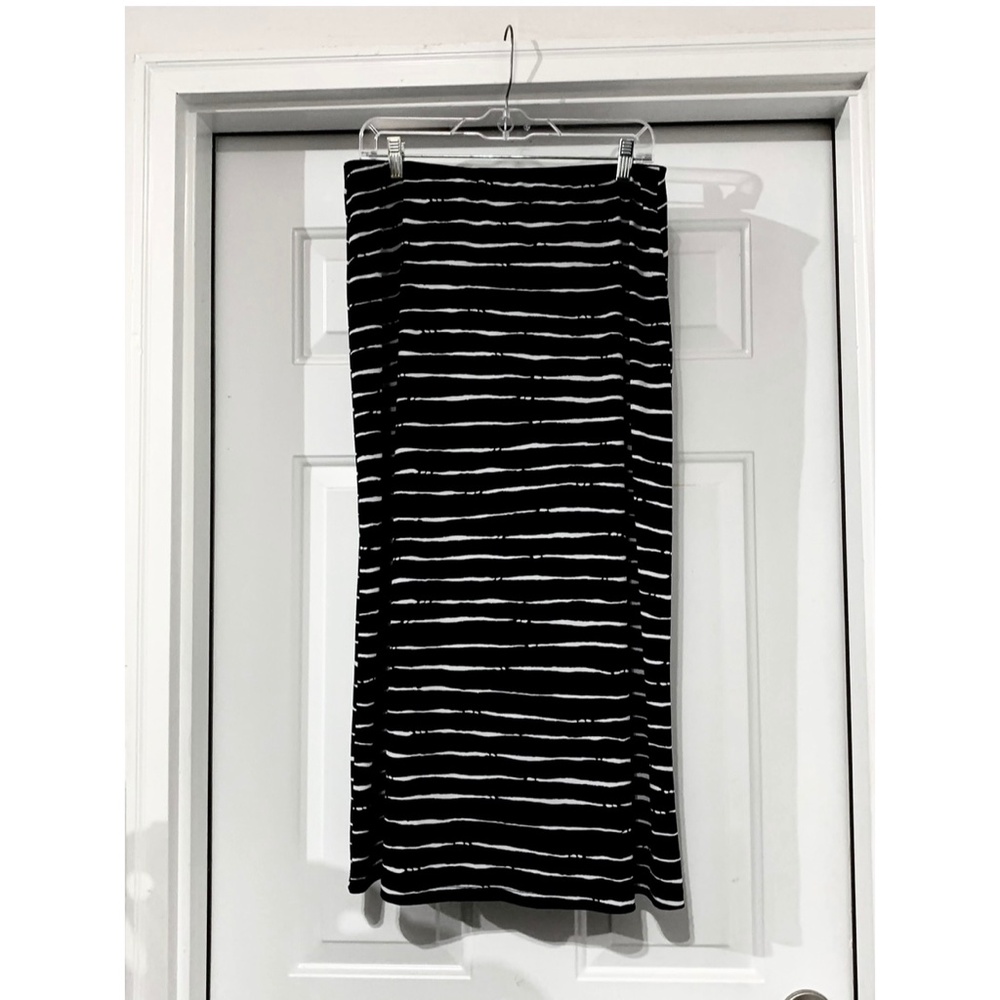 Chico's Stretch Knit Maxi Skirt Women's Size 1 (Medium) Black and White Striped
